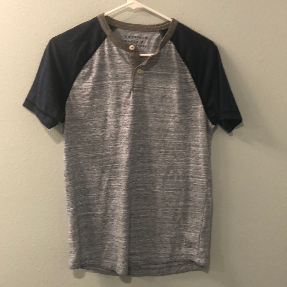 American eagle xs shirt
